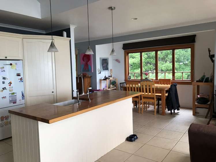 66 Kauri Point Road Laingholm_9