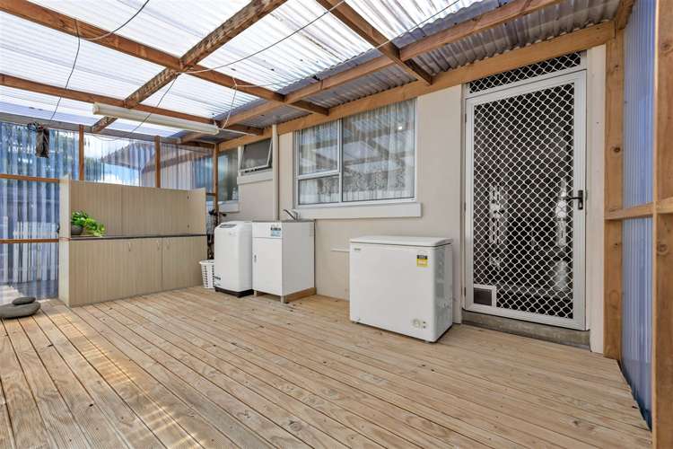 1/10 Sentosa Place Clover Park_13