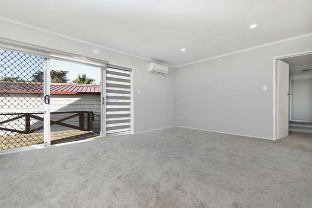 5 & 5a Bluewater Place Wattle Downs_4