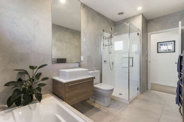 15a Marine Garden Crescent Beachlands_21