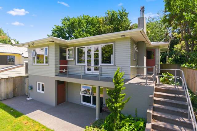 Mid-Century Raumati South Classic