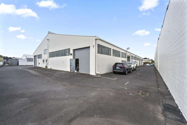 54 and 56 Ben Lomond Crescent Pakuranga_5