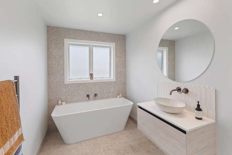 1 Corsica Court Fitzherbert_14