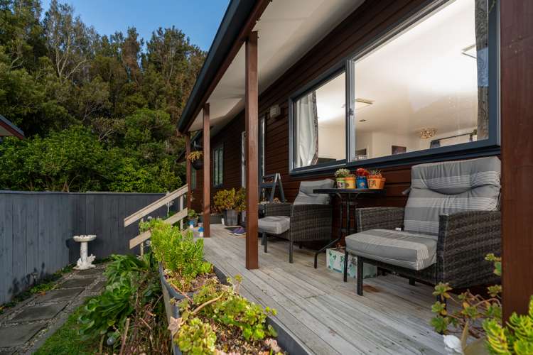 96a Larsen Crescent Tawa_19