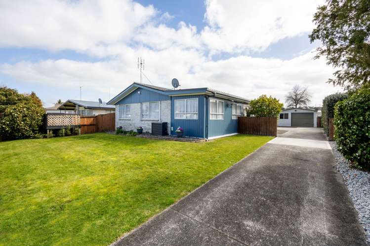26 Dalton Crescent Dinsdale_16