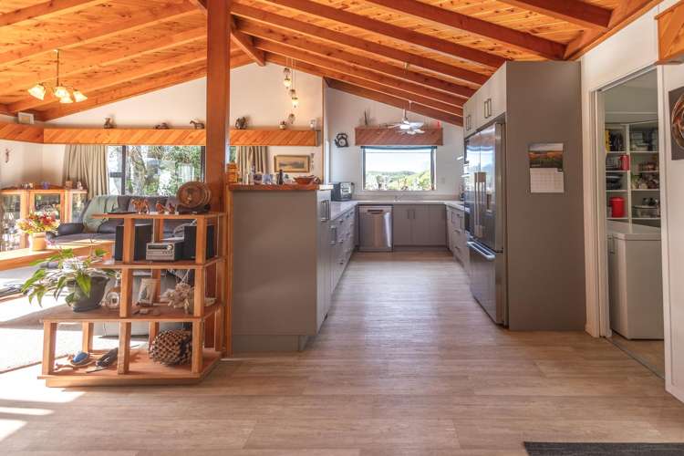 2277 Lake Road Frasertown_10