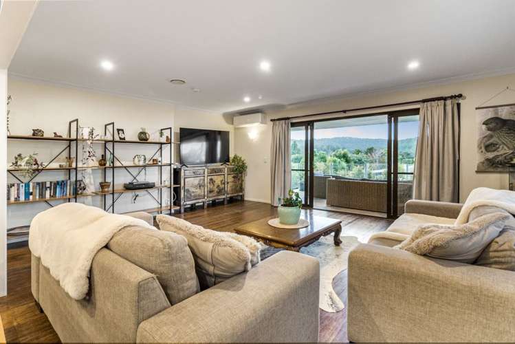 53 Okura River Road Okura_11