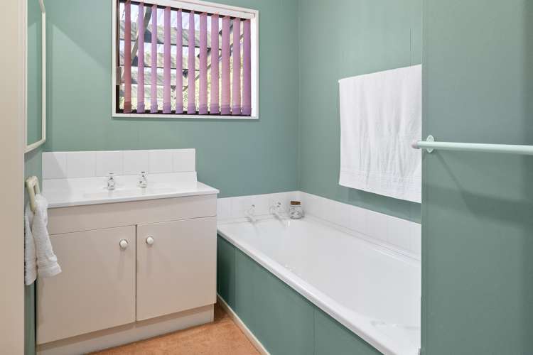 242 Higgins Road Wakefield_12