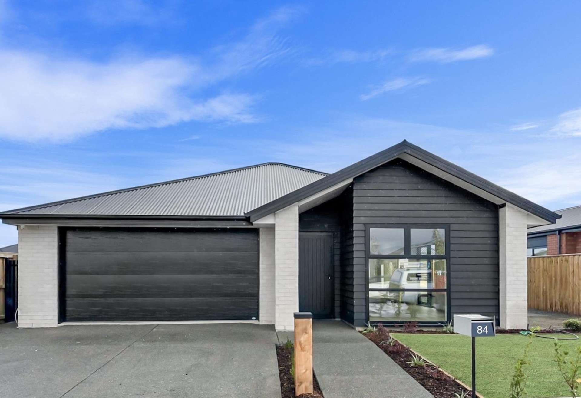 84 Accadia Drive 11103_0