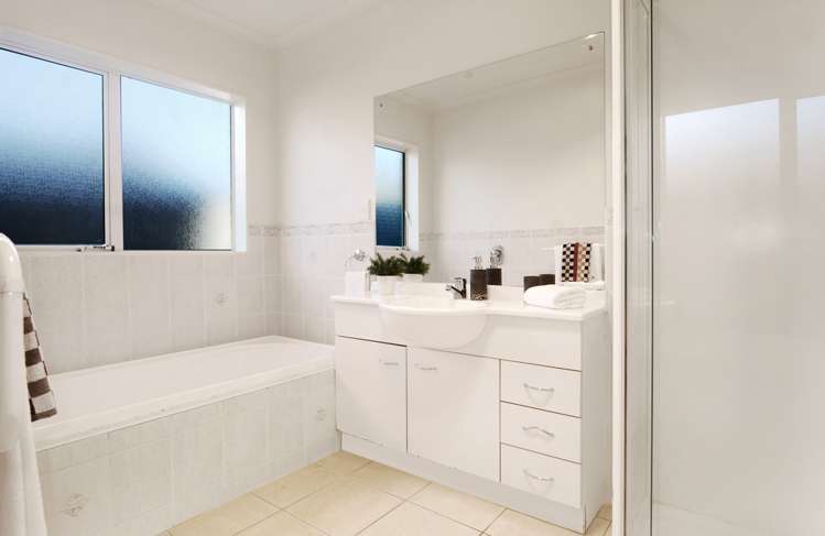 17 Nier Place East Tamaki Heights_15