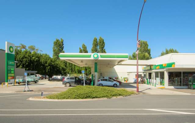 Te Puke service station site goes up for sale