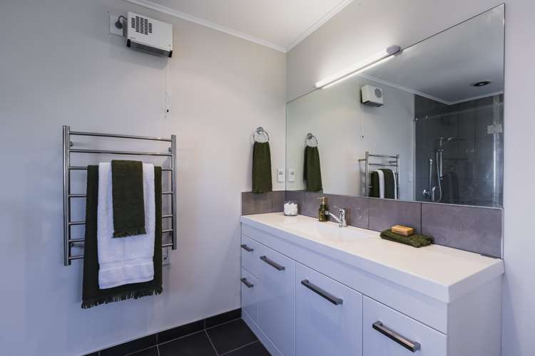 81 Churchill Drive Taradale_20