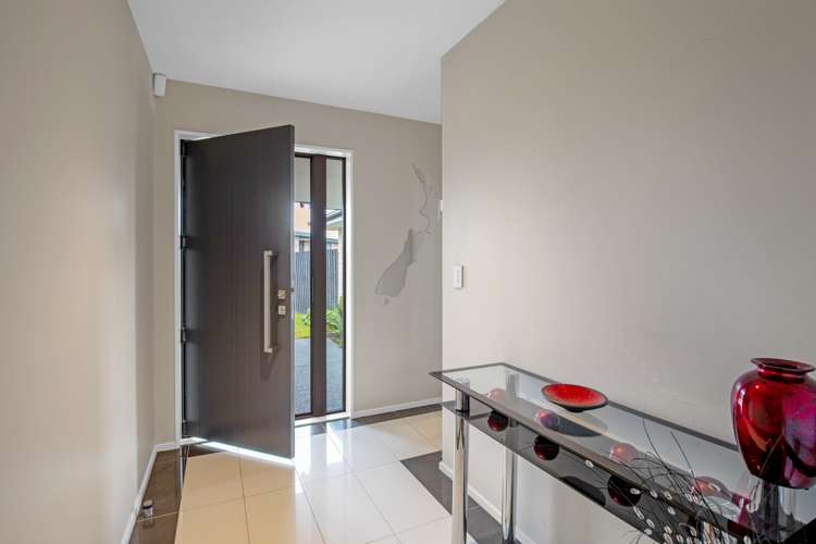 5b Malory Way Rolleston_17