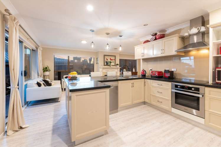 35 St Annes Crescent Wattle Downs_9