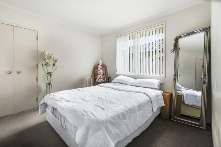 20 Nobleman Place Hamilton East_10