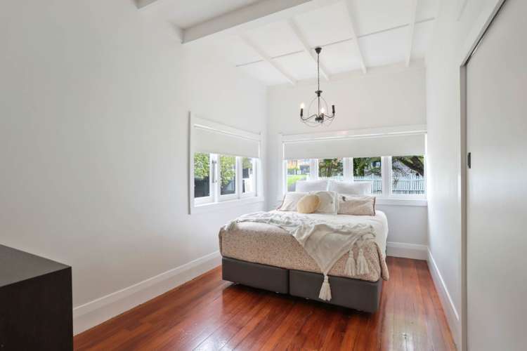 5 Roland Road Greenhithe_17