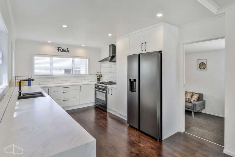 84 Shaw Road Oratia_10