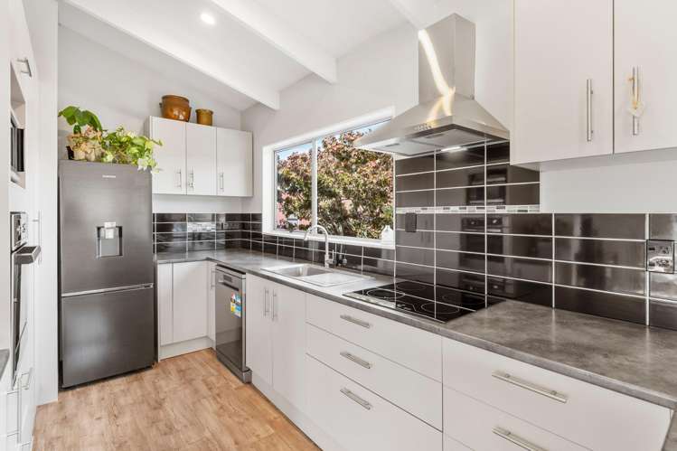 4 Lord Auckland Road Wakefield_3