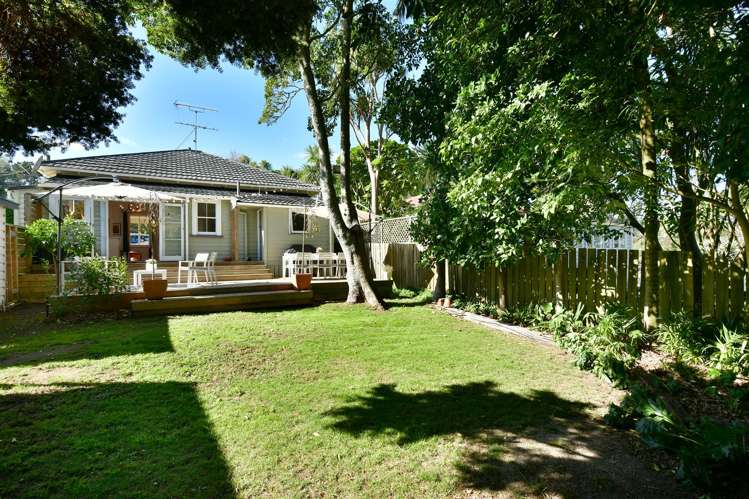 25 Kowhai Street Helensville_35