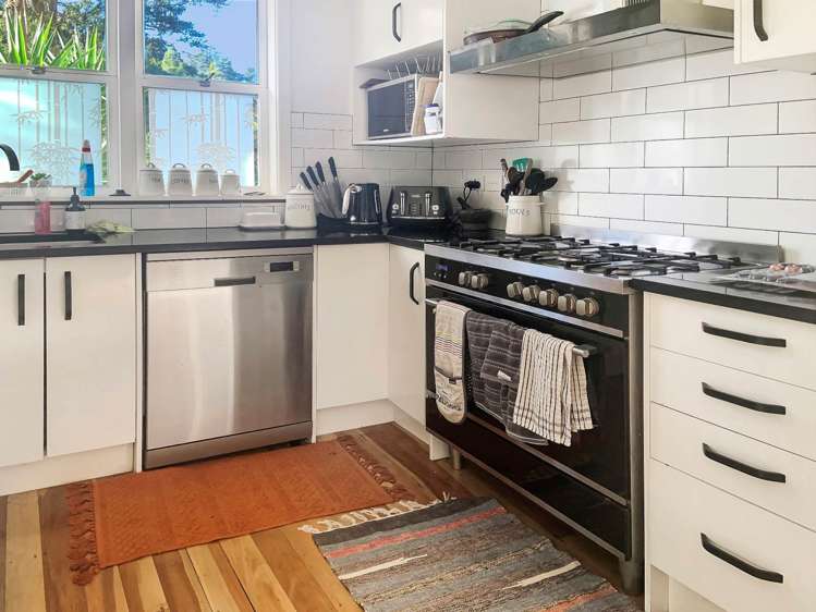 35 Western Road Laingholm_3