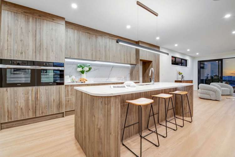 31 Churchill Road Murrays Bay_12