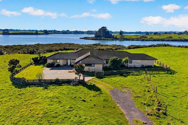 251, 256, 265 Glenbrook Beach Road Glenbrook_8
