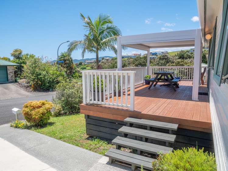 21 Hibiscus Avenue Cable Bay_16