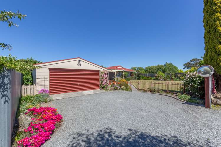 32 Millstream Drive Lincoln_19