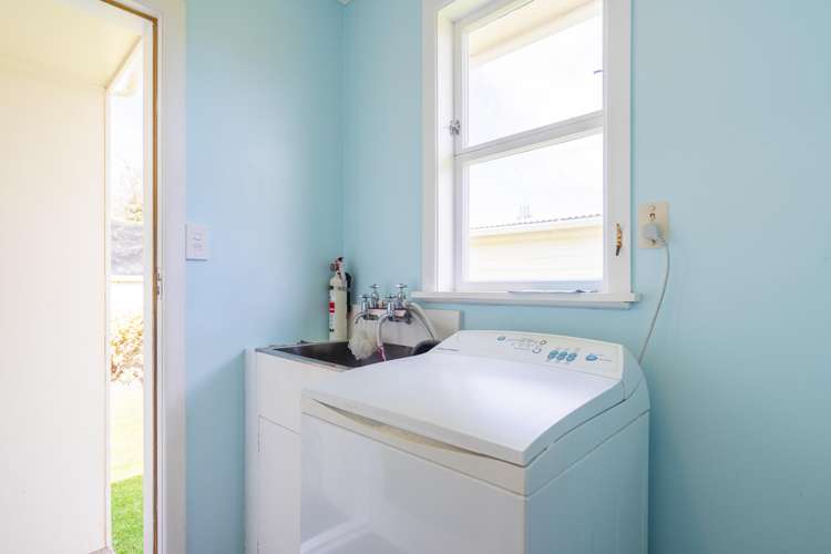 11 Adrian Grove Waikanae Beach_17