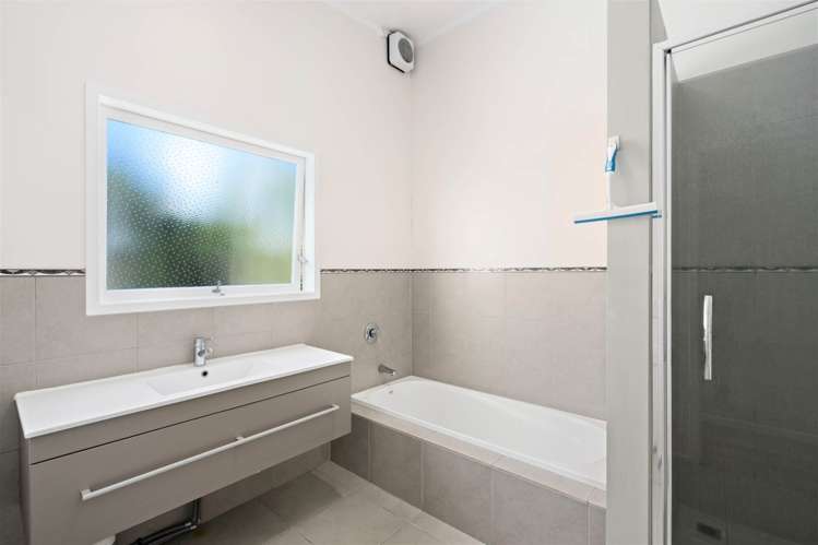 63 Parr Terrace Castor Bay_15