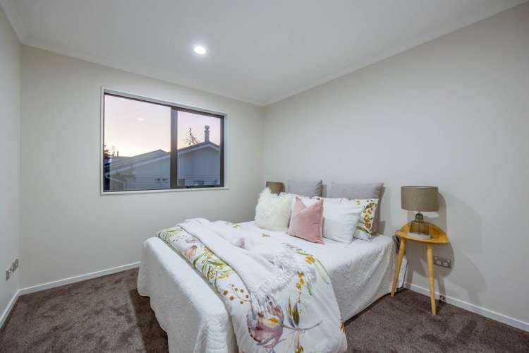 12c Borrowdace Avenue Botany Downs_13