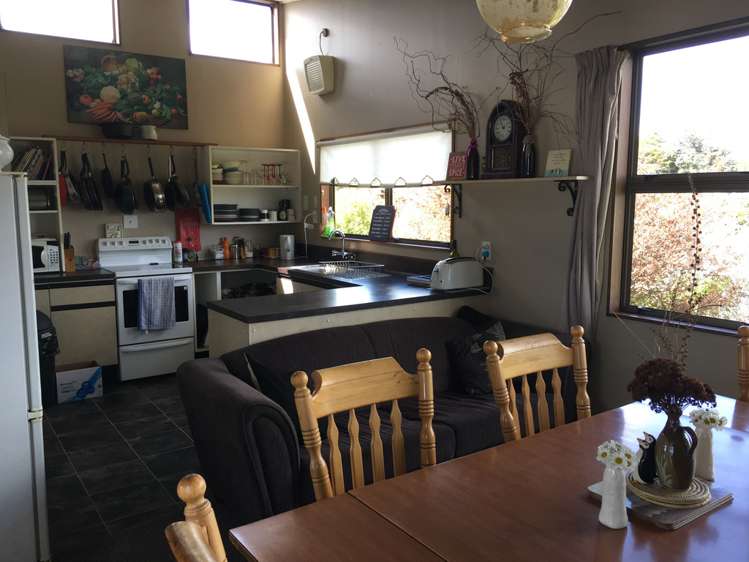 9 Waikawa Road Owaka_7