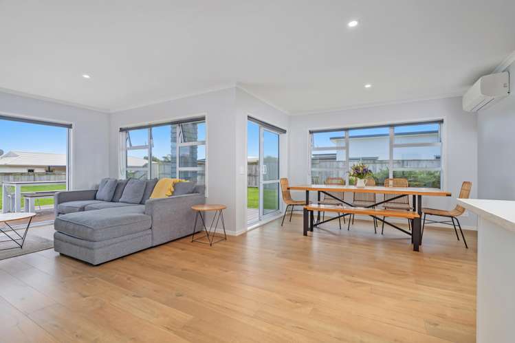 8 Navigation Drive Cooks Beach_9