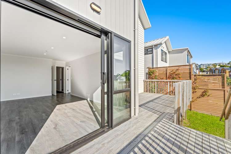 17 Seafarer Crescent Stanmore Bay_10