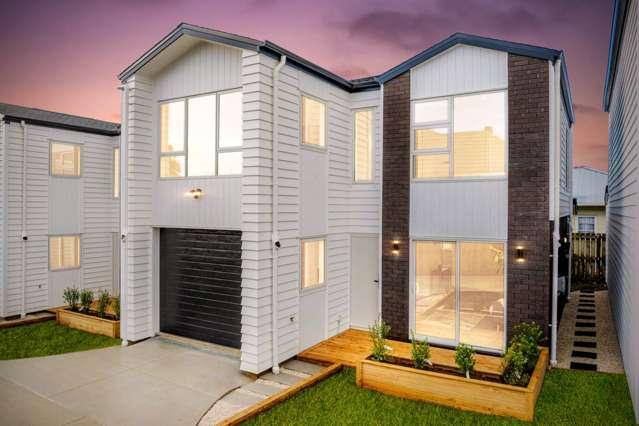 Stunning Brand New and Standalone in Papatoetoe