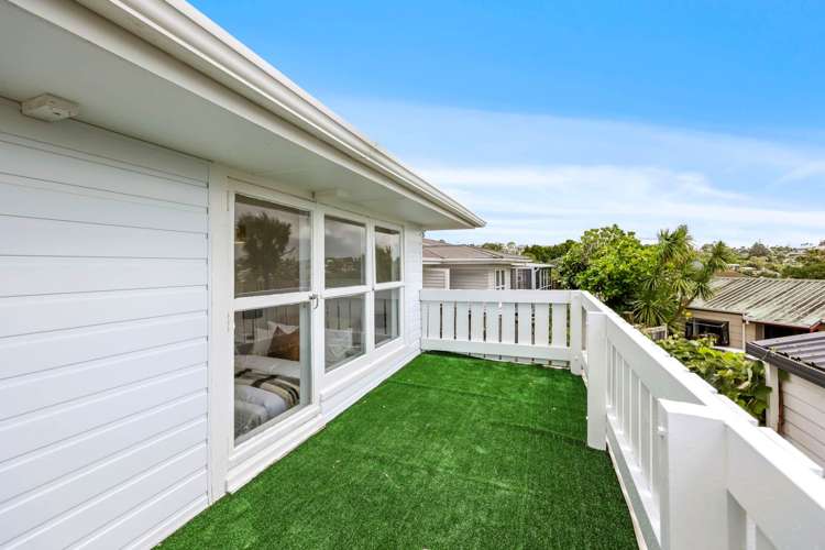 1/339 Wairau Road Totara Vale_13