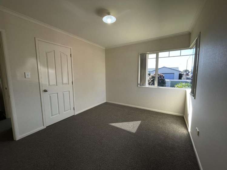 332a Devon Street West 10844_9