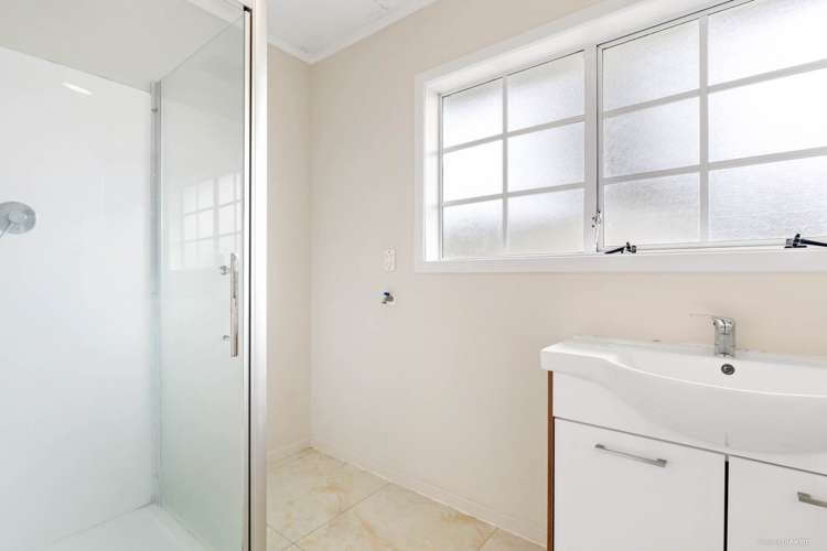 53 Pupuke Road Birkenhead_8