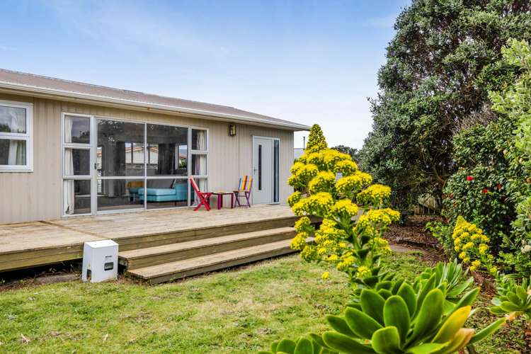 1 Pohutukawa Drive Opunake_12