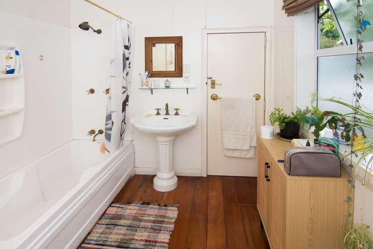 29 Clifton Avenue Carterton_19