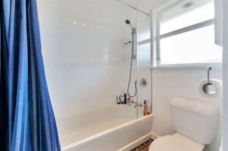 10 Crawford Avenue Mangere Bridge_14