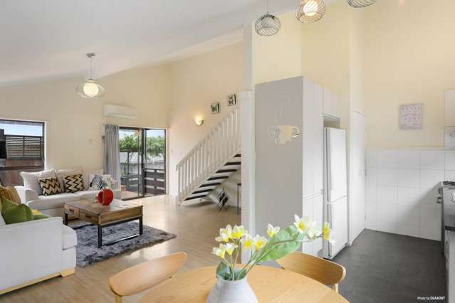 2/4 Sovereign Place Glenfield_2