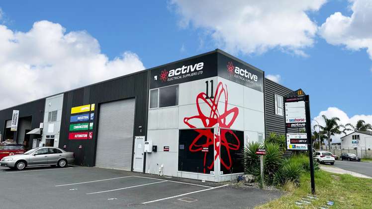 6/11 Ashley Place Beach_0