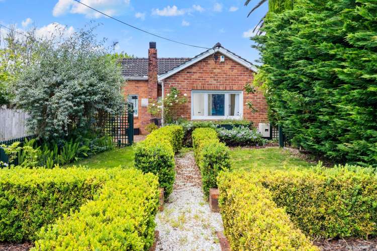 5 Pine Street New Lynn_11