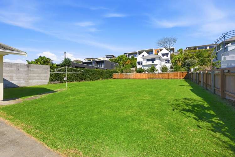 99 Beach Road Otumoetai_24