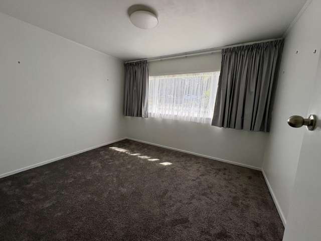 98 Grandvue Road 11056_4