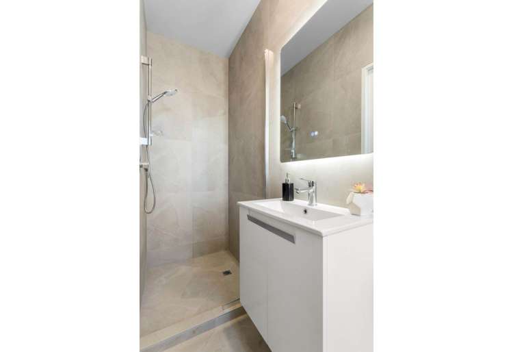4/4 Toru Street Te Atatu Peninsula_12
