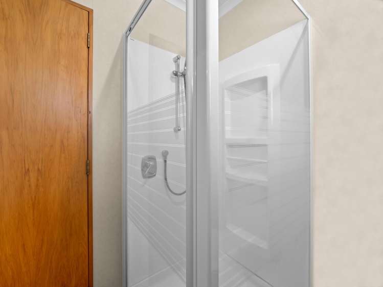 86 Pages Road Allenton_14