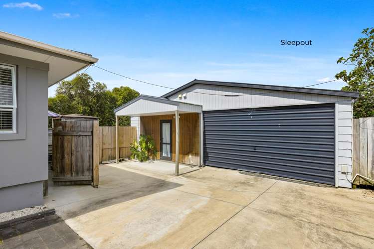 29 Amorino Drive Red Beach_17