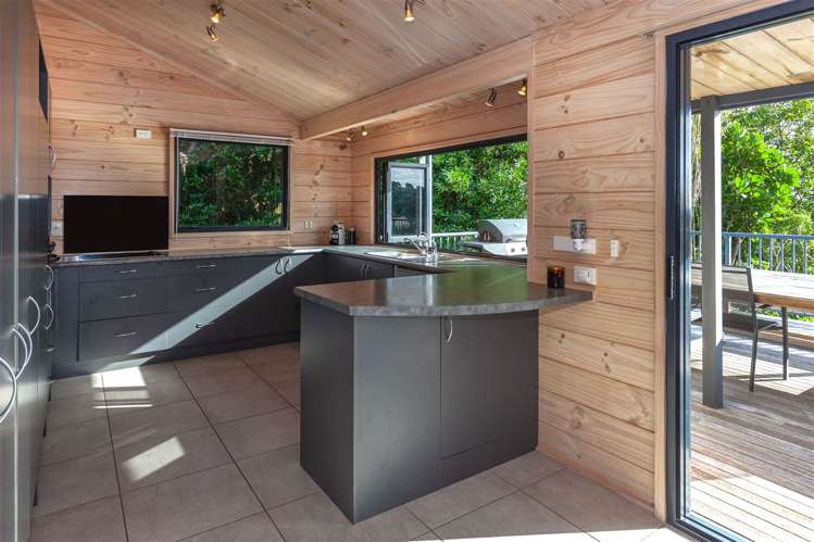 17 Emmerdale Drive Hahei_5